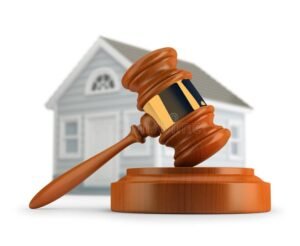 asta immobiliare con martello e casa