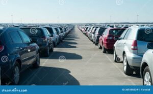auto da noleggio in un parcheggio luminoso