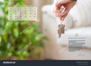 Cos'è l'Ipoteca sul Mutuo Prima Casa e Come Funziona 37 casa con chiavi e contratto ipotecario visibile
