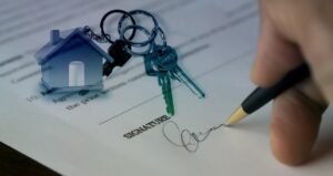chiavi di casa con contratto mutuo italiano