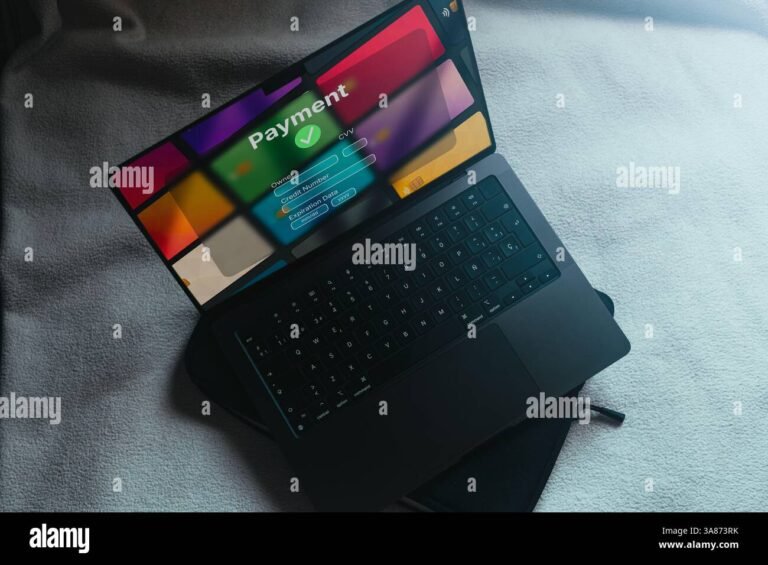 computer con interfaccia home banking aperta