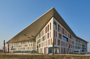 facciata edificio credit agricole torri quartesolo