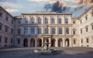 facciata imponente di palazzo barberini roma