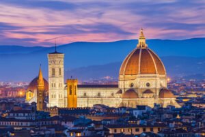 facciata imponente di santa maria del fiore firenze