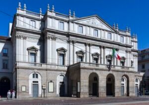 facciata storica del teatro alla scala milano