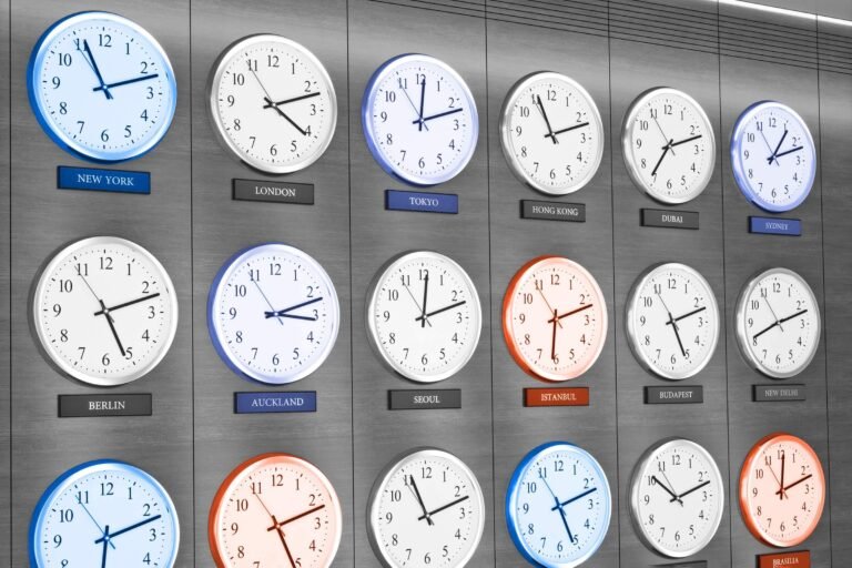 fatti di euro con orologio e calendario