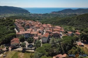 paesaggio pittoresco di santilario in campo