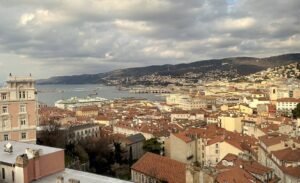 panorama del centro storico di san vito trieste
