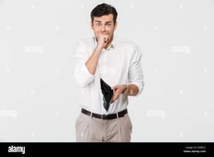 Dove Trovare Aiuto E Supporto Se Siamo Al Verde A Rimini 40 persona preoccupata con portafoglio vuoto