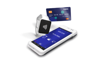 smartphone con app nexi mobile pos in uso