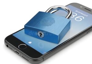 smartphone con lucchetto digitale sullo schermo