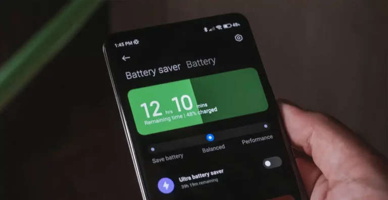 smartphone con schermata di ricarica saldo