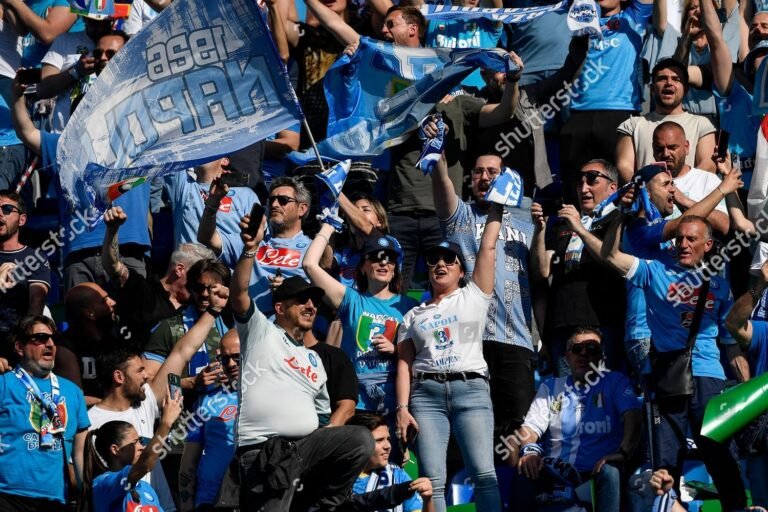 Dove Acquistare Biglietti Del Napoli Calcio Per Le Partite Ufficiali 2 stadio calcio partite tifosi festanti napoli
