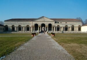 veduta esterna del palazzo te a mantova