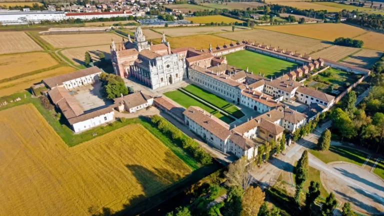 veduta panoramica della certosa di pavia splendente